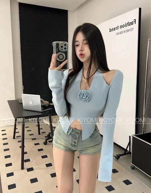 Early Spring Halter Neck Long Flare Sleeved Slit Pullover